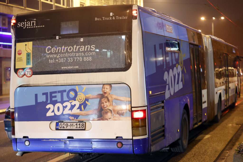 Oštećenja na autobusu nisu posljedica upotrebe vatrenog oružja