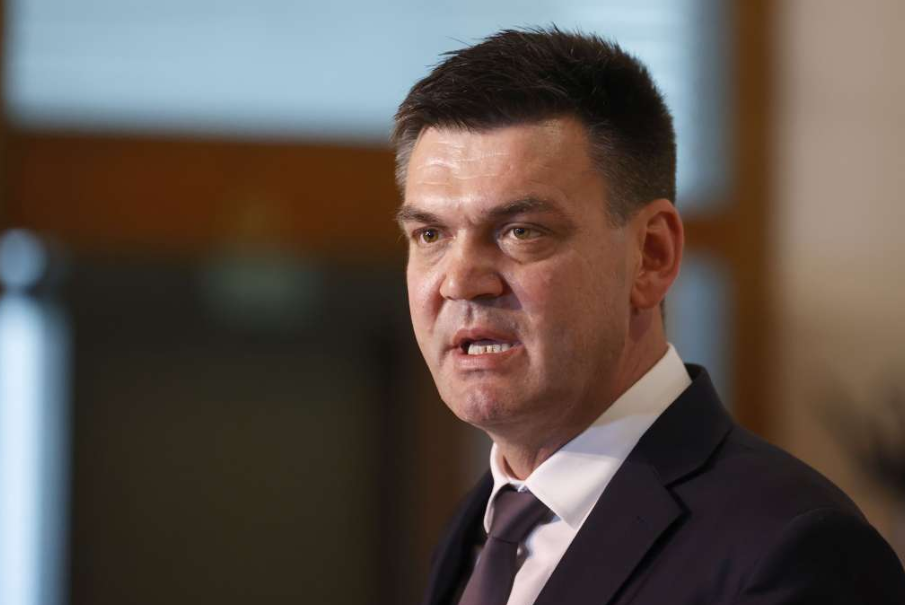 Oštra poruka Nešiću: Cvitanović brani 'za dom spremni'