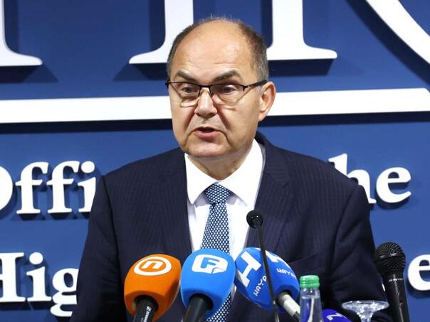 Oštra reakcija Bošnjaka dijaspore, traže javno izvinjenje Schmidta