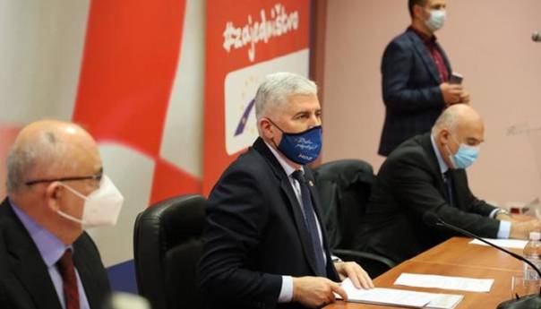 Oštra reakcija HNS-a: Napad na Ambasadu Hrvatske u BiH