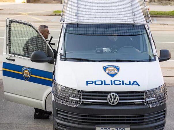 Osuđen na 25 godina zatvora: Suprugu tukao i silovao, novorođenče bacao na pod...