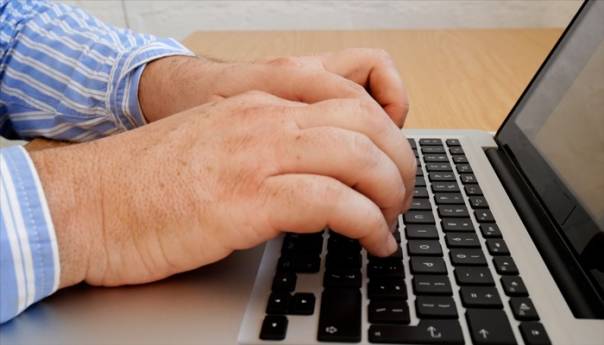 Osumnjičen da se predstavljao kao radnik banke i oštetio 140 ljudi