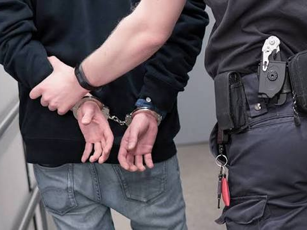 Osumnjičeni za okrutno ubistvo majke i brata u Hrasnici predat Tužilaštvu KS
