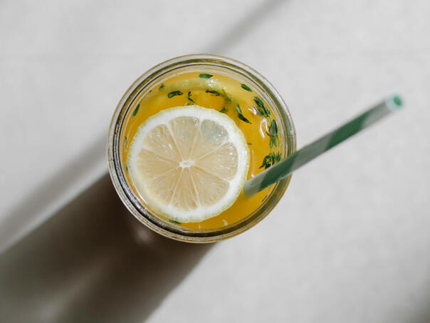 Osvježite se brzo: Tri napitka protiv dehidracije koja svi mogu napraviti