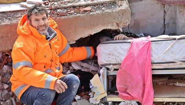 Otac koji nije puštao ruku mrtve kćeri: 'Te noći je otišla prespavati...'