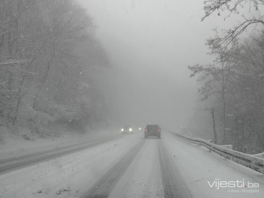 Otežan saobraćaj širom BiH zbog snijega i neadekvatne zimske opreme