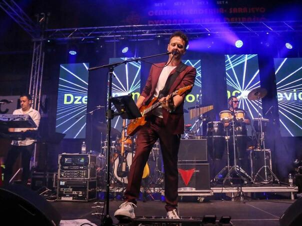 Otkazan koncert Dženana Lončarevića u Mostaru