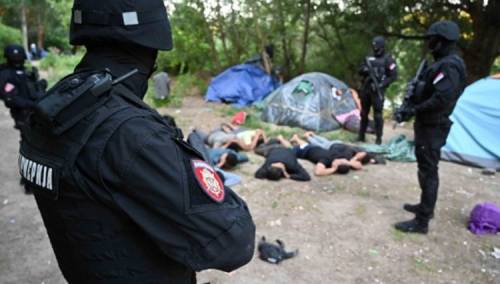 Otkriven ilegalni kamp migranata na sjeveru Srbije