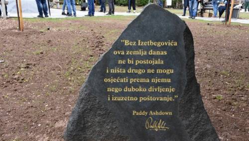 Otkriven spomenik maloljetnim borcima u novouređenom 'Parku svjetlosti'