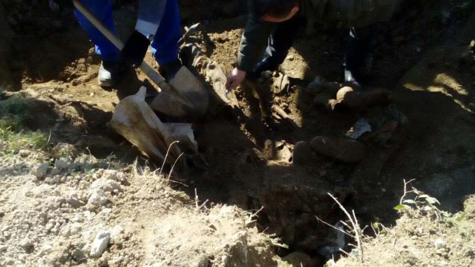 Otkrivena masovna grobnica na području Srebrenice