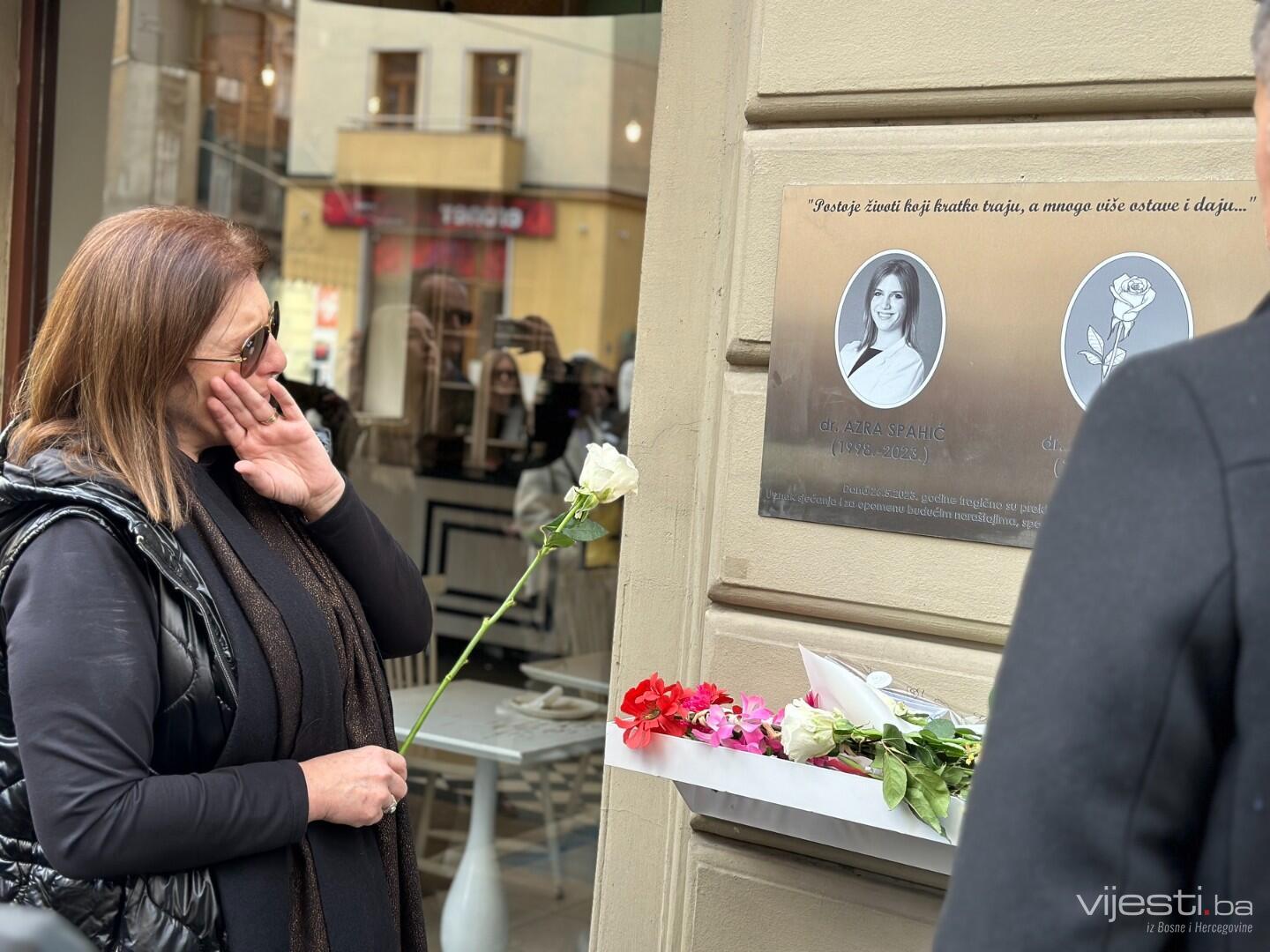 Otkrivena spomen-ploča doktoricama Azri i Almi