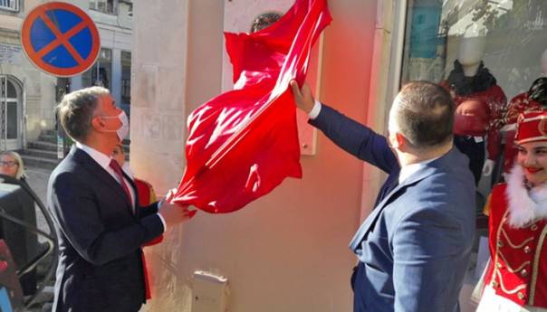 Otkrivene spomen ploče Zuki Džumhuru i Tvrtku I Kotromaniću