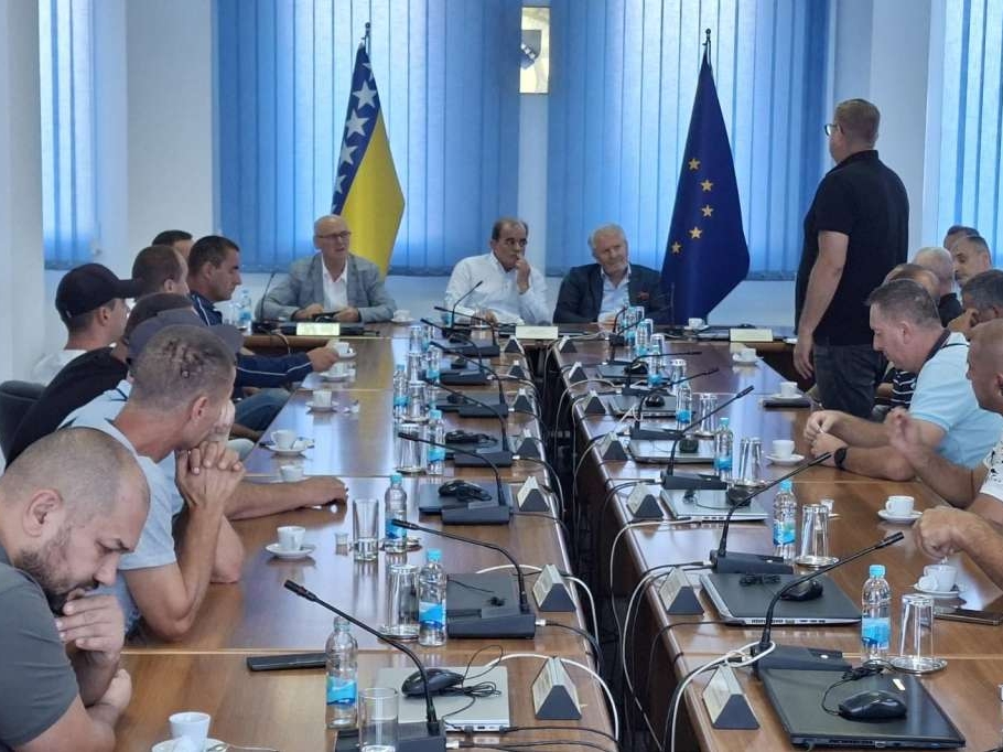 Otpušteni radnici JP "Komunalno“ Mostar traže pravdu, Lendo najavio podršku