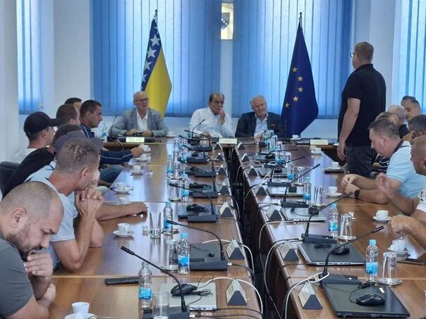 Otpušteni radnici JP "Komunalno“ Mostar traže pravdu, Lendo najavio podršku
