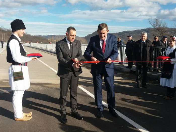 Otvoren granični prelaz i most "Bratoljub"