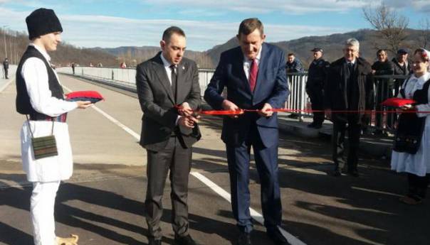 Otvoren granični prelaz i most "Bratoljub"