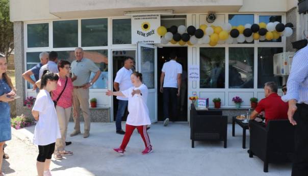 Otvoren Kutak sreće - kafić u kojem će raditi osobe s invaliditetom