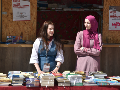 Otvoren prvi Sajam knjige na otvorenom: "Mostar ponovo čita"