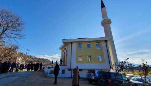 Otvorena džamija u Mandinom Selu kod Tomislavgrada