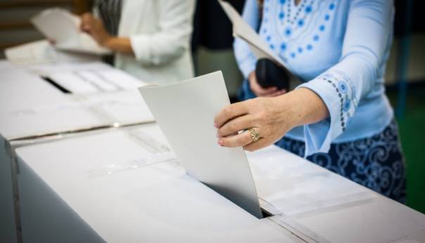 Otvorena glasačka mjesta na trodnevnim izborima u Nizozemskoj