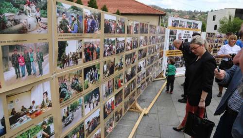 Otvorena izložba Ahmeta Bajrića Blicka posvećena medijskim radnicima