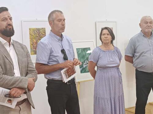 Otvorena izložba "Čuvari - Stari gradovi Bosne i Hercegovine" Elene Arsenijević