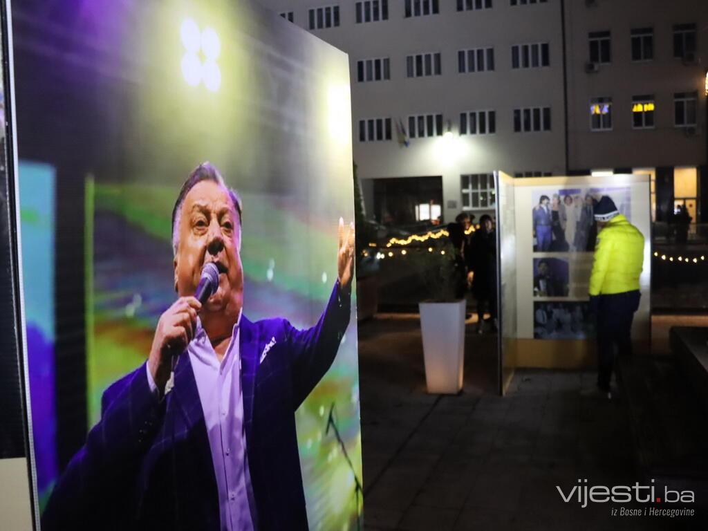 Otvorena izložba o muzičkoj legendi Halidu Bešliću