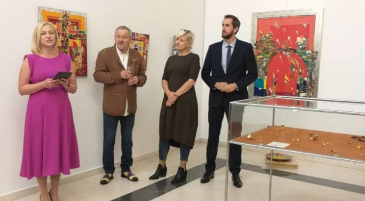 Otvorena izložba slikara Adina Hebiba u tuzlanskom franjevačkom samostanu