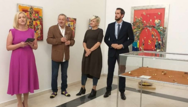 Otvorena izložba slikara Adina Hebiba u tuzlanskom franjevačkom samostanu