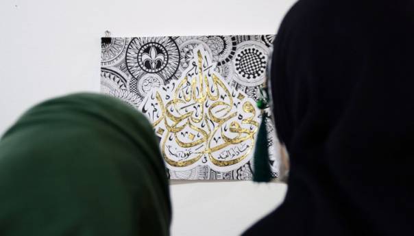 Otvorena izložba umjetnina na platnu i kaligrafije 'Borealis'