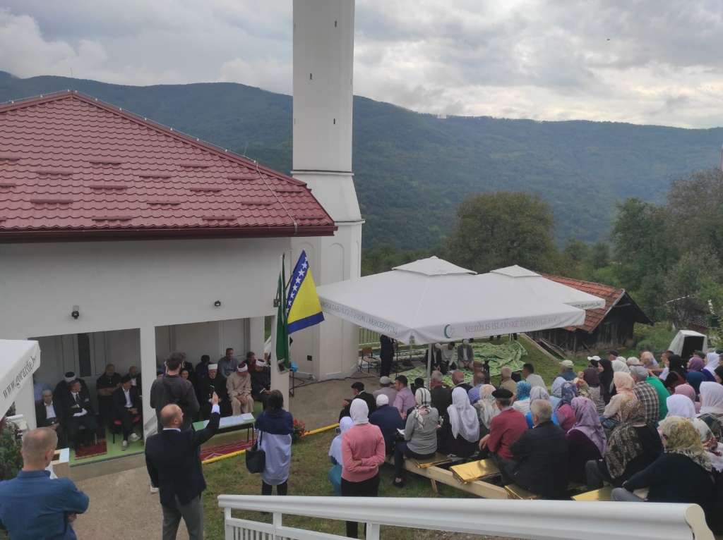 Otvorena novoizgrađena džamija u Zebinoj šumi
