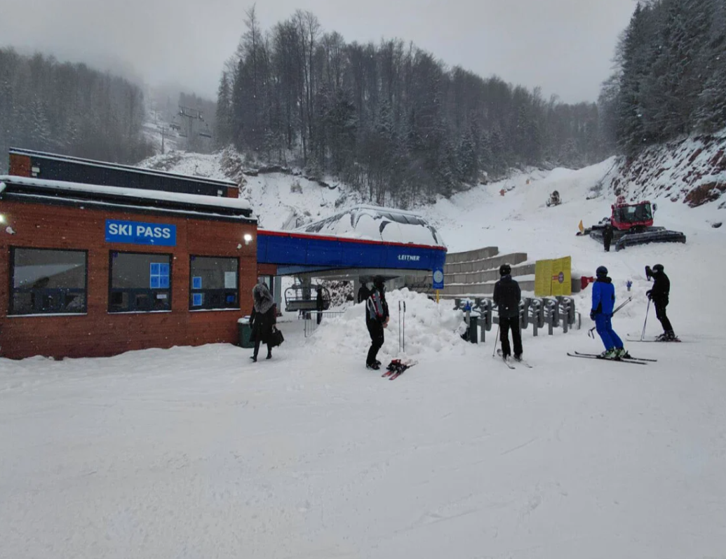 Otvorena sezona na Igrištima kod Vlasenice besplatnim skijanjem