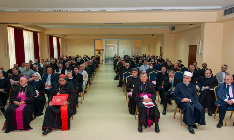Otvorena skupštinska zasjedanja Prve sinode Vrhbosanske nadbiskupije