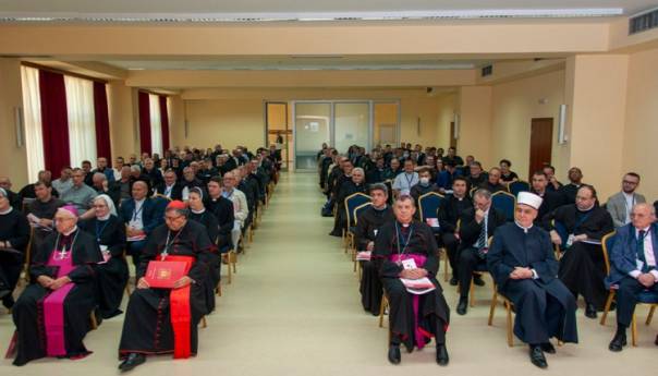 Otvorena skupštinska zasjedanja Prve sinode Vrhbosanske nadbiskupije