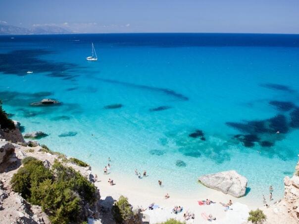 Ova plaža je proglašena najboljom na svijetu – i izgleda kao iz sna