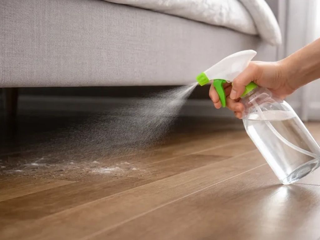 Ovaj jednostavan trik sa sirćetom održava sobu čistom i svježom