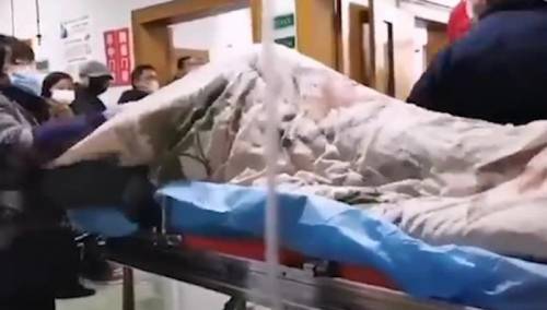 Ovako izgleda čovjek obolio od koronavirusa - groznica, napadi i konvulzije