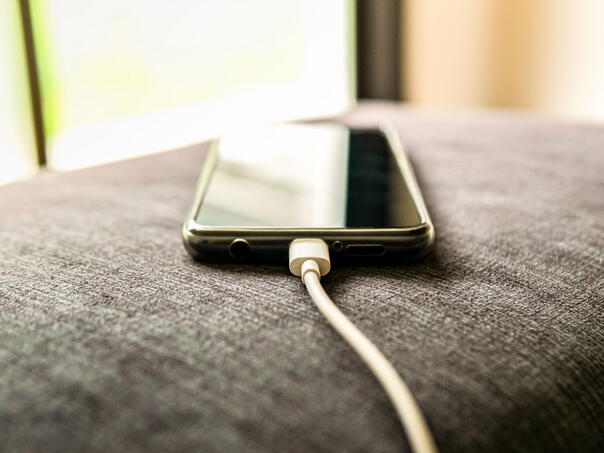 Ove 4 greške pri punjenju skraćuju vijek baterije na mobitelu