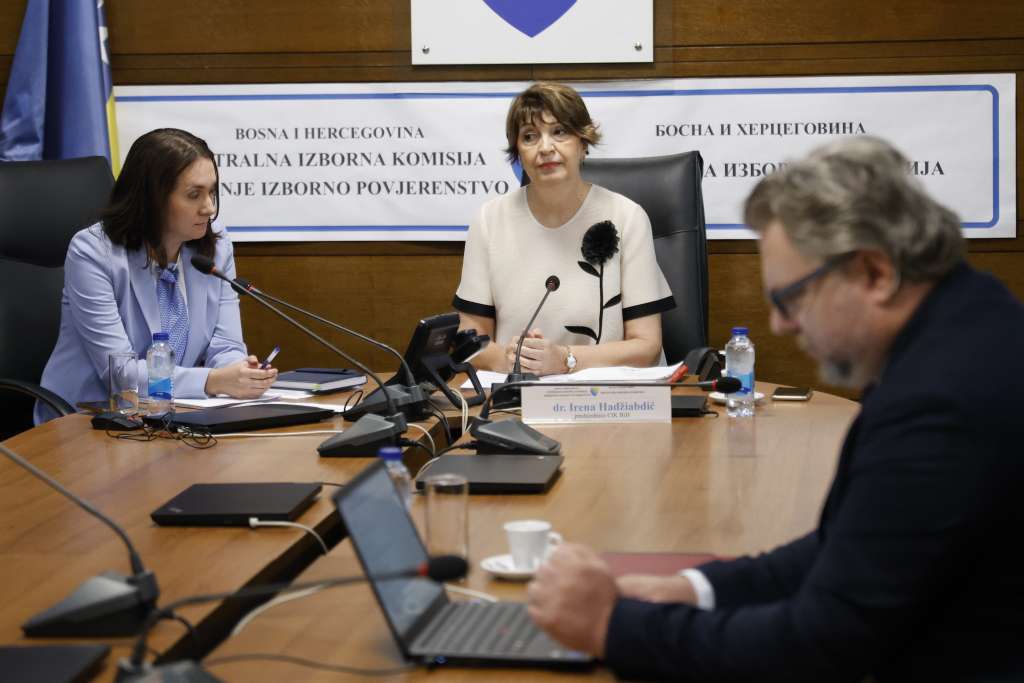 Ovjerene kandidatske liste pred prijevremene izbore za predsjednika RS
