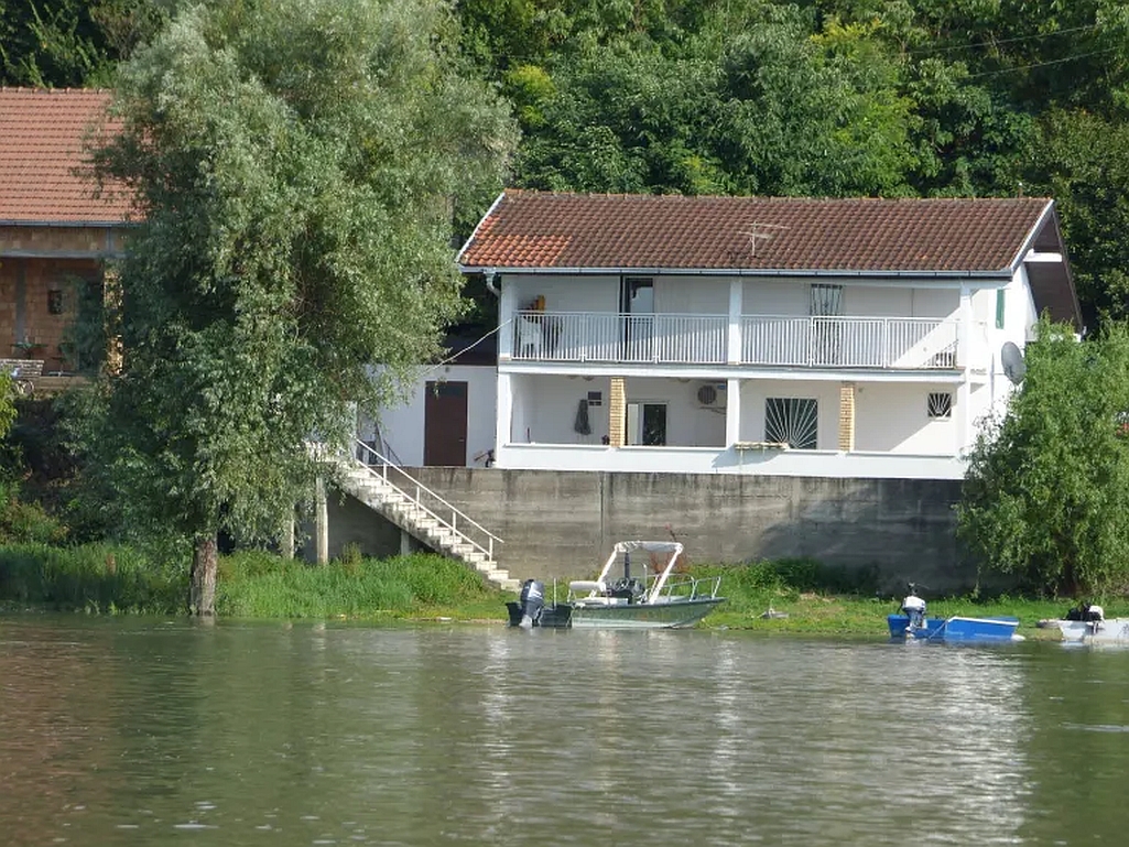 Ovo je bila vikendica Šabana Šaulića, u njoj se jedno pravilo moralo poštovati