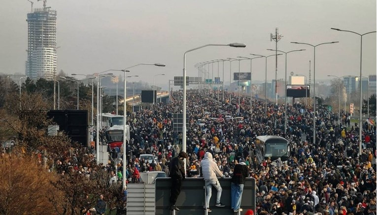 Ovo je 'najmoćnija' fotografija sa jučerašnjeg protesta u Beogradu