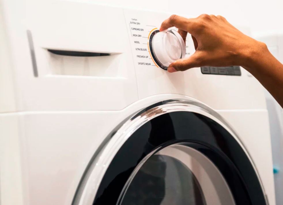 Ovo je razlog zašto mašina sama od sebe produži pranje veša
