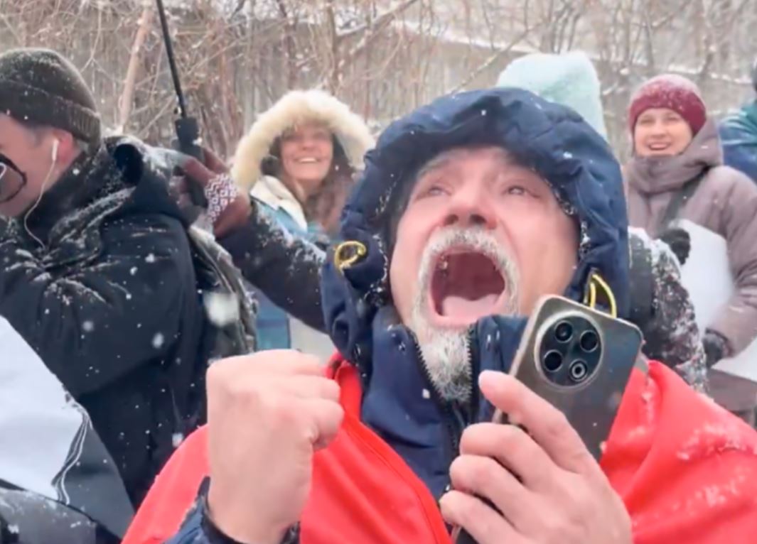 Ovo je reakcija oca kada mu javljaju da mu se sin vraća kući nakon zarobljeništva