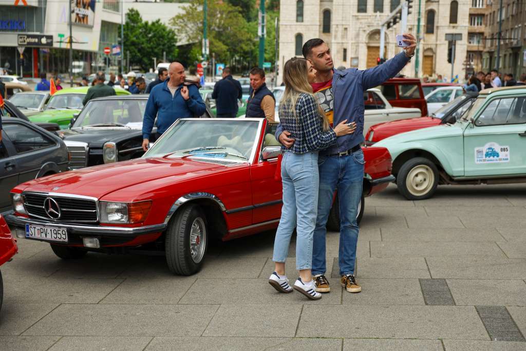 Ovog vikenda klasični i old timer automobili ukrasili ulice Sarajeva
