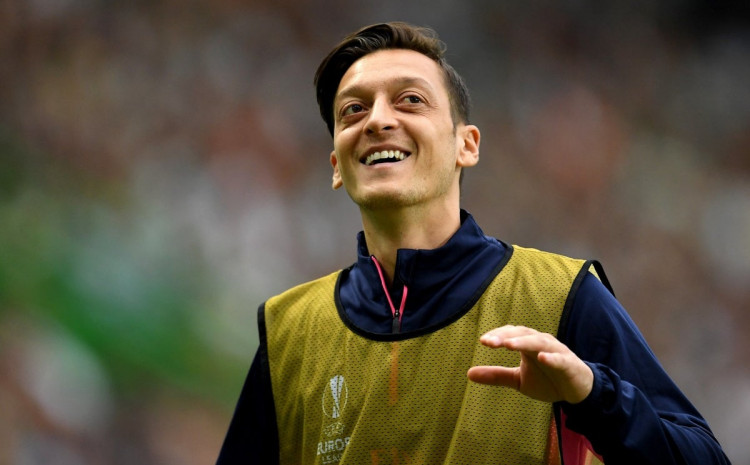 Ozil ismijava Artetu nakon današnjeg debakla Arsenala