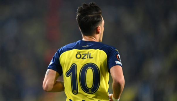 Ozil napušta fudbal i odlazi u eSport?