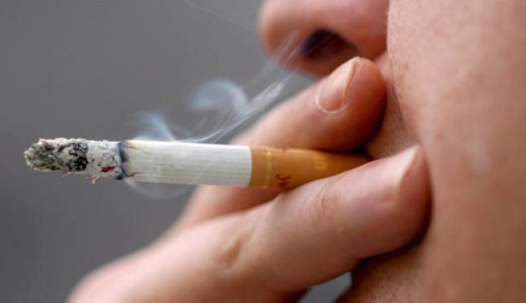 Pacijent zapalio sebi lice jer je uzeo cigaretu nakon skidanja maske za kisik