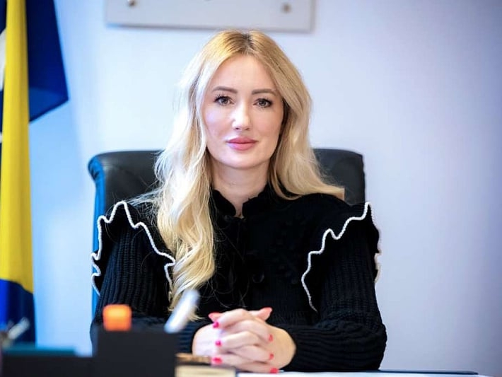 Pacijentici ugrađivala filere u toaletu: Optužena kantonalna ministrica Aida Salčinović