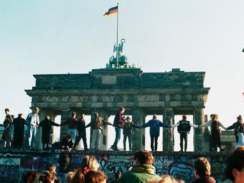 Pad berlinskog zida 35 godina kasnije: Slavlje slobode u sjeni političkih previranja