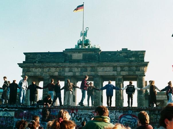 Pad berlinskog zida 35 godina kasnije: Slavlje slobode u sjeni političkih previranja